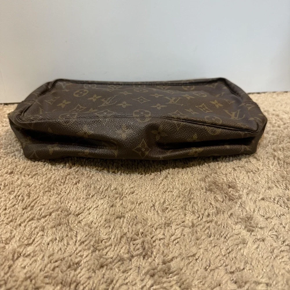 Louis Vuitton classic louis